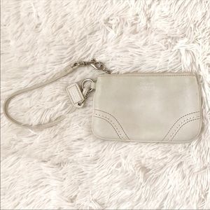 🌟 Coach Small Leather Wristlet Bag 🌟